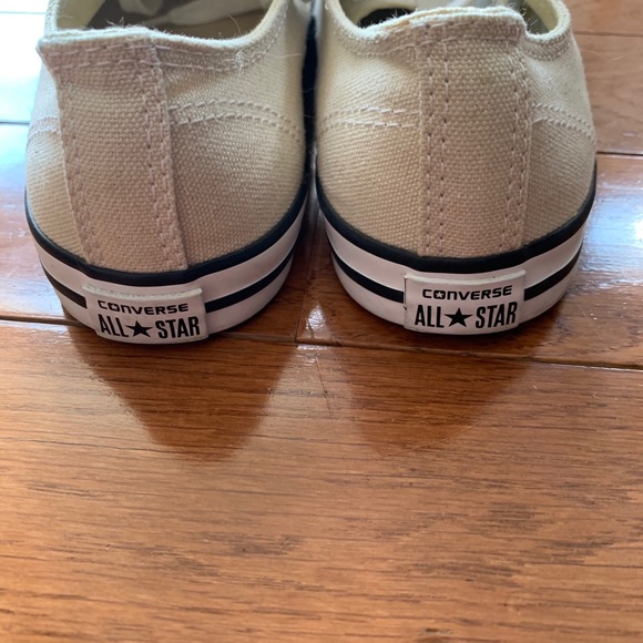 🏵Women’s Tan Converse All Star🏵 - Picture 9 of 12